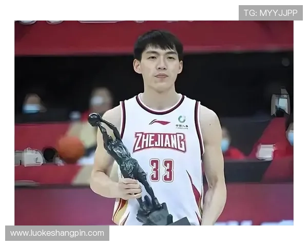 [CBA]吴前转身摆脱 抢投三分压哨命中.